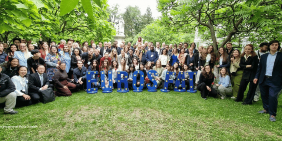 Participants at the 2024 Global Forum on Modern Direct Democracy